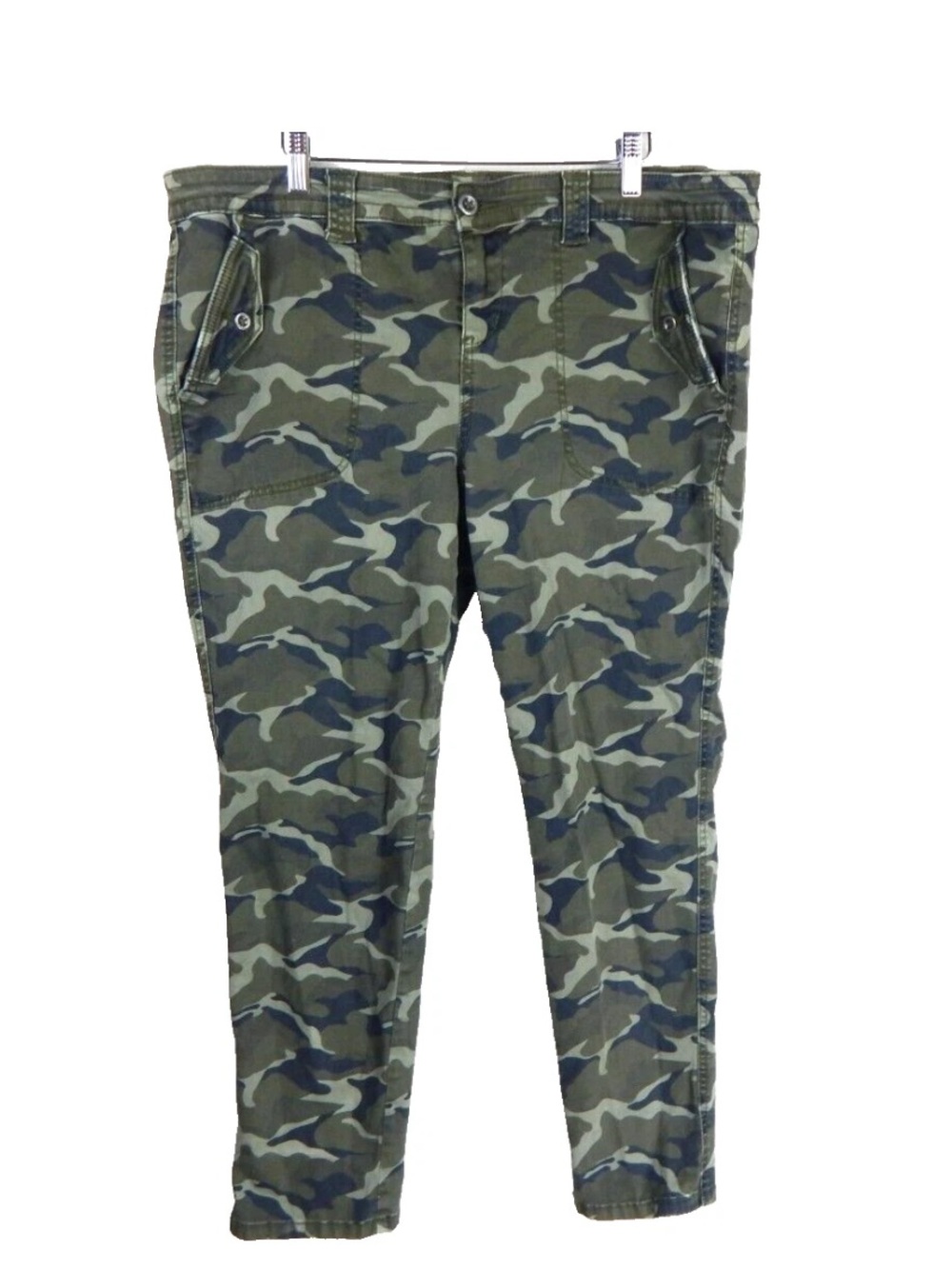 torrid Camo Cargo Crop Pants - 20